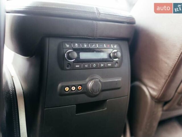Чорний Каділак Ескалейд, об'ємом двигуна 6.16 л та пробігом 250 тис. км за 26999 $, фото 17 на Automoto.ua