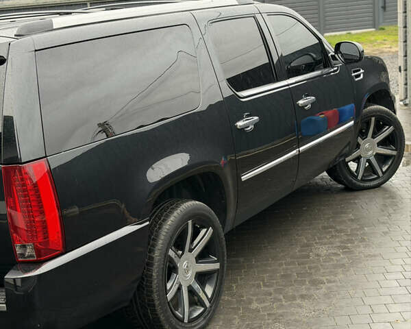 Черный Кадиллак Эскалейд, объемом двигателя 6.18 л и пробегом 231 тыс. км за 29500 $, фото 15 на Automoto.ua