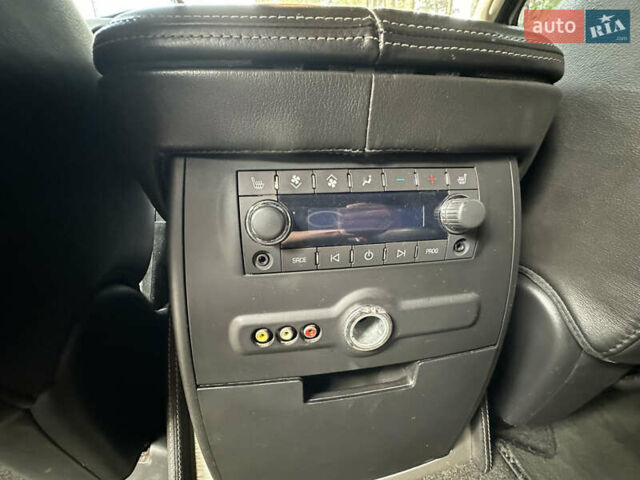 Кадиллак Эскалейд 2013 в Львове на Automoto.ua Черный Кадиллак Эскалейд, объемом двигателя 6.18 л и пробегом 300 тыс. км за 19500 $, фото 15 на Automoto.ua