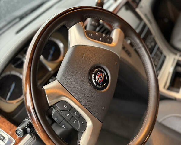 Черный Кадиллак Эскалейд, объемом двигателя 6.18 л и пробегом 231 тыс. км за 29500 $, фото 42 на Automoto.ua