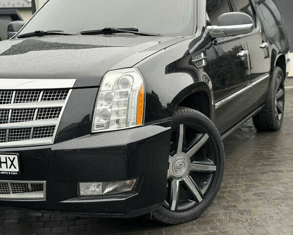 Черный Кадиллак Эскалейд, объемом двигателя 6.18 л и пробегом 231 тыс. км за 29500 $, фото 20 на Automoto.ua