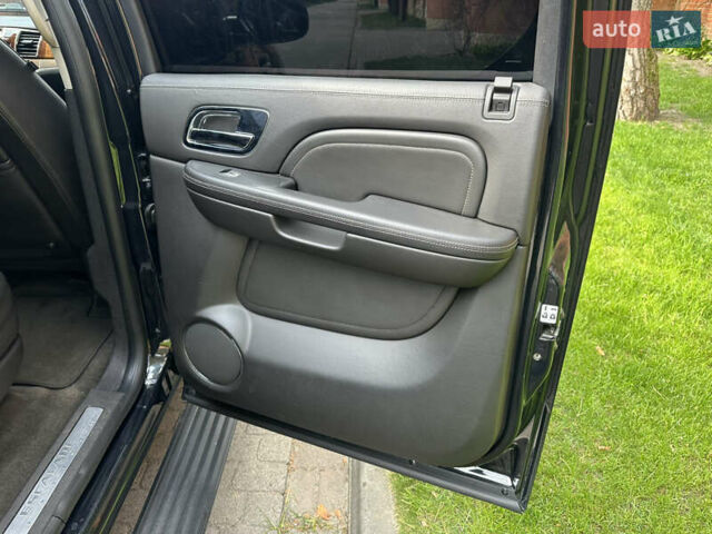 Кадиллак Эскалейд 2013 в Львове на Automoto.ua Черный Кадиллак Эскалейд, объемом двигателя 6.18 л и пробегом 300 тыс. км за 19500 $, фото 19 на Automoto.ua