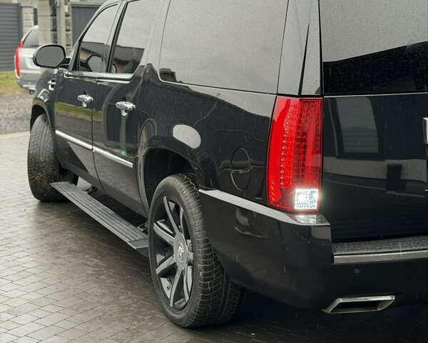 Черный Кадиллак Эскалейд, объемом двигателя 6.18 л и пробегом 231 тыс. км за 29500 $, фото 18 на Automoto.ua