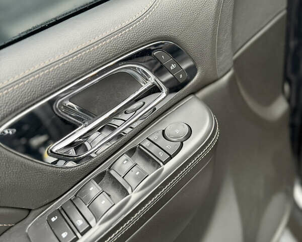 Черный Кадиллак Эскалейд, объемом двигателя 6.18 л и пробегом 231 тыс. км за 29500 $, фото 38 на Automoto.ua