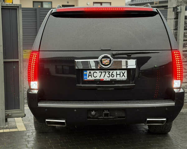 Черный Кадиллак Эскалейд, объемом двигателя 6.18 л и пробегом 231 тыс. км за 29500 $, фото 13 на Automoto.ua