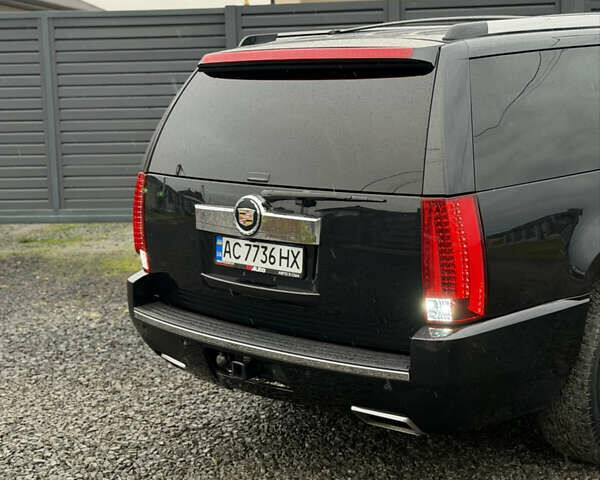 Черный Кадиллак Эскалейд, объемом двигателя 6.18 л и пробегом 231 тыс. км за 29500 $, фото 10 на Automoto.ua