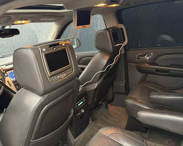 Черный Кадиллак Эскалейд, объемом двигателя 6.18 л и пробегом 231 тыс. км за 29500 $, фото 70 на Automoto.ua