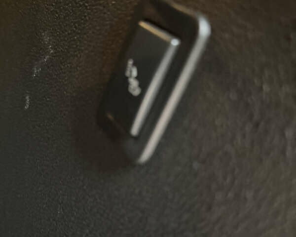 Черный Кадиллак Эскалейд, объемом двигателя 6.18 л и пробегом 231 тыс. км за 29500 $, фото 71 на Automoto.ua