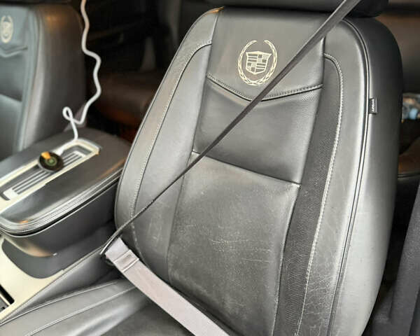 Черный Кадиллак Эскалейд, объемом двигателя 6.18 л и пробегом 231 тыс. км за 29500 $, фото 47 на Automoto.ua