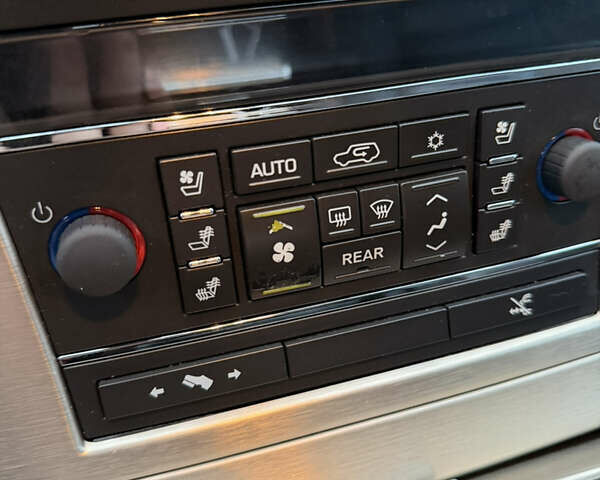 Черный Кадиллак Эскалейд, объемом двигателя 6.18 л и пробегом 231 тыс. км за 29500 $, фото 46 на Automoto.ua