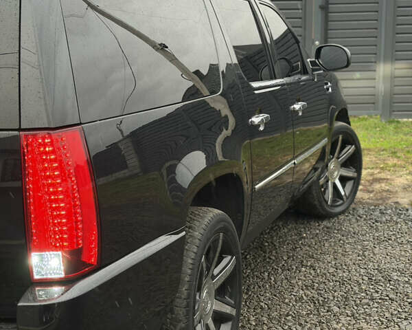 Черный Кадиллак Эскалейд, объемом двигателя 6.18 л и пробегом 231 тыс. км за 29500 $, фото 11 на Automoto.ua