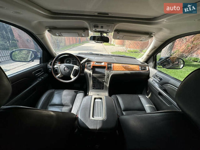 Кадиллак Эскалейд 2013 в Львове на Automoto.ua Черный Кадиллак Эскалейд, объемом двигателя 6.18 л и пробегом 300 тыс. км за 19500 $, фото 26 на Automoto.ua