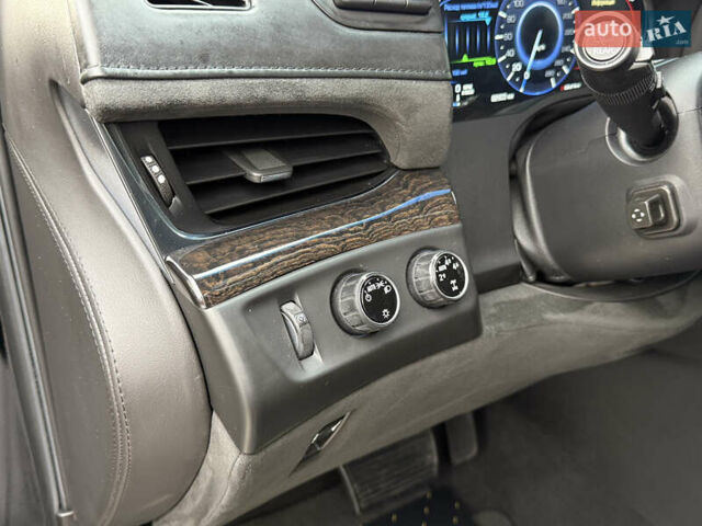 Кадиллак Эскалейд 2015 в Киеве на Automoto.ua Черный Кадиллак Эскалейд, объемом двигателя 6.16 л и пробегом 82 тыс. км за 64999 $, фото 16 на Automoto.ua