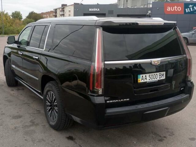 Черный Кадиллак Эскалейд, объемом двигателя 6.16 л и пробегом 140 тыс. км за 27500 $, фото 2 на Automoto.ua