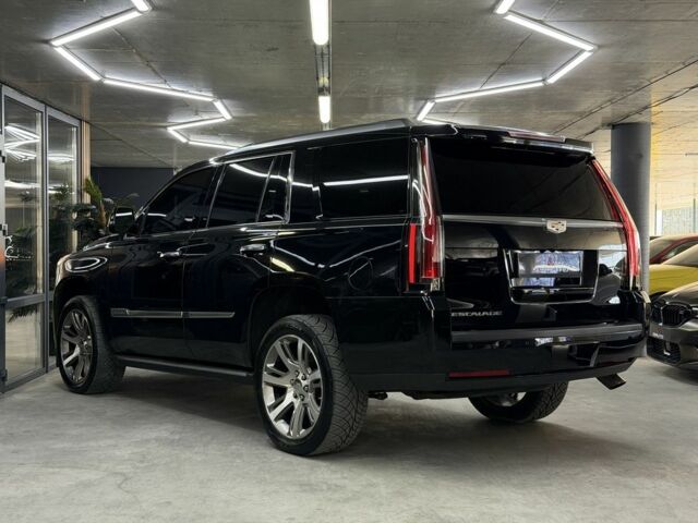 Черный Кадиллак Эскалейд, объемом двигателя 0 л и пробегом 183 тыс. км за 35500 $, фото 14 на Automoto.ua