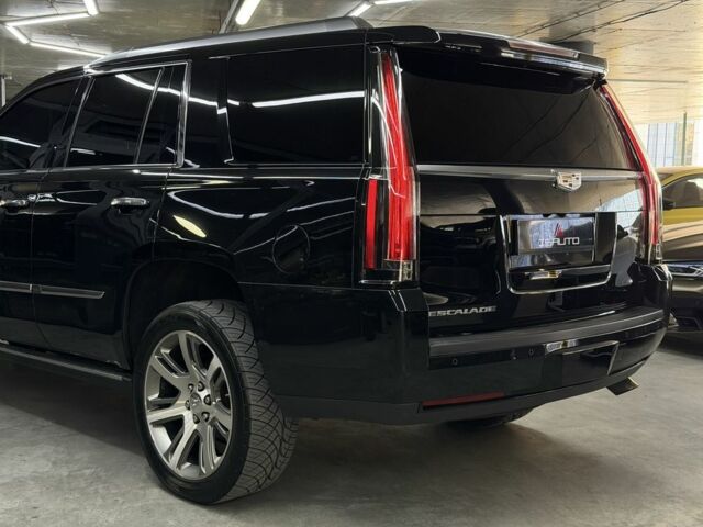 Черный Кадиллак Эскалейд, объемом двигателя 0 л и пробегом 183 тыс. км за 35500 $, фото 15 на Automoto.ua