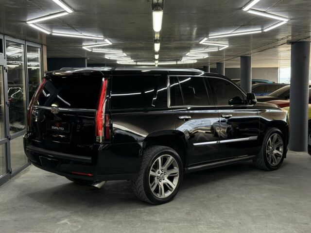 Черный Кадиллак Эскалейд, объемом двигателя 0 л и пробегом 183 тыс. км за 35500 $, фото 8 на Automoto.ua