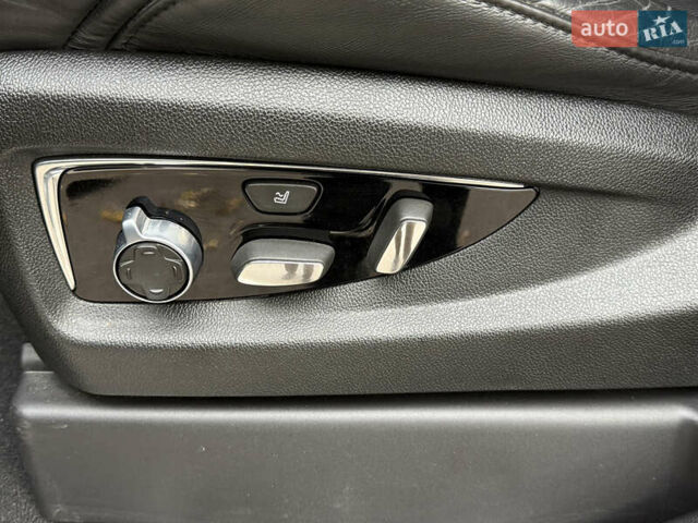 Кадиллак Эскалейд 2015 в Киеве на Automoto.ua Черный Кадиллак Эскалейд, объемом двигателя 6.16 л и пробегом 82 тыс. км за 64999 $, фото 19 на Automoto.ua