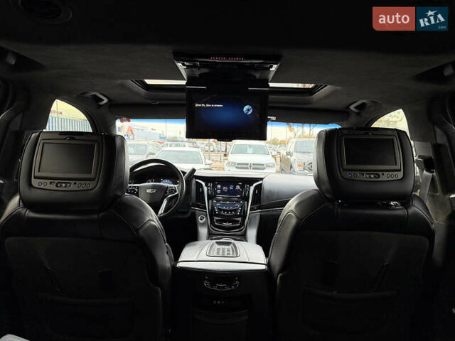 Кадиллак Эскалейд 2015 в Киеве на Automoto.ua Черный Кадиллак Эскалейд, объемом двигателя 6.16 л и пробегом 82 тыс. км за 64999 $, фото 49 на Automoto.ua