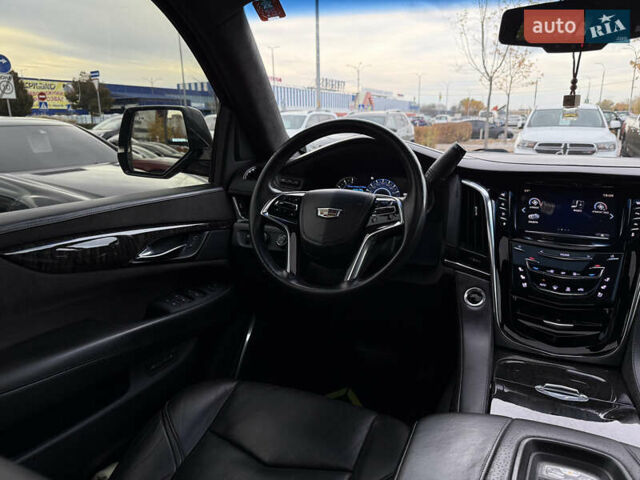 Кадиллак Эскалейд 2015 в Киеве на Automoto.ua Черный Кадиллак Эскалейд, объемом двигателя 6.16 л и пробегом 82 тыс. км за 64999 $, фото 45 на Automoto.ua