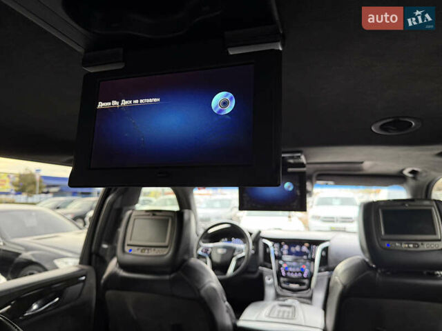 Кадиллак Эскалейд 2015 в Киеве на Automoto.ua Черный Кадиллак Эскалейд, объемом двигателя 6.16 л и пробегом 82 тыс. км за 64999 $, фото 48 на Automoto.ua