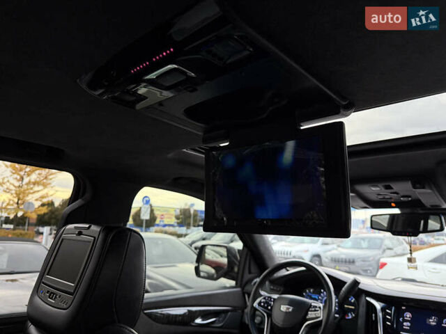 Кадиллак Эскалейд 2015 в Киеве на Automoto.ua Черный Кадиллак Эскалейд, объемом двигателя 6.16 л и пробегом 82 тыс. км за 64999 $, фото 46 на Automoto.ua