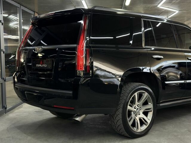 Черный Кадиллак Эскалейд, объемом двигателя 0 л и пробегом 183 тыс. км за 35500 $, фото 11 на Automoto.ua