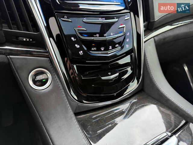 Кадиллак Эскалейд 2015 в Киеве на Automoto.ua Черный Кадиллак Эскалейд, объемом двигателя 6.16 л и пробегом 82 тыс. км за 64999 $, фото 34 на Automoto.ua