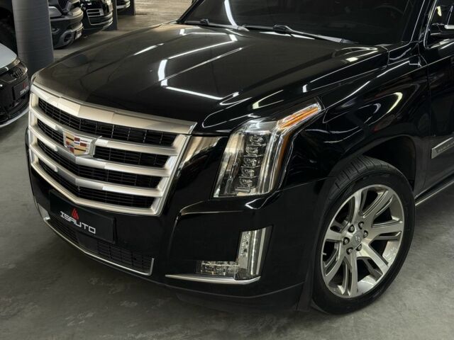 Черный Кадиллак Эскалейд, объемом двигателя 0 л и пробегом 183 тыс. км за 35500 $, фото 5 на Automoto.ua