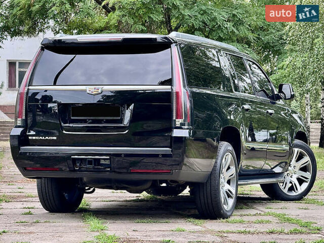 Черный Кадиллак Эскалейд, объемом двигателя 6.2 л и пробегом 270 тыс. км за 42750 $, фото 5 на Automoto.ua
