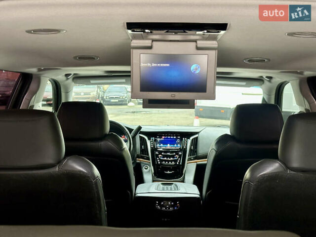 Кадиллак Эскалейд 2016 в Киеве на Automoto.ua Черный Кадиллак Эскалейд, объемом двигателя 6.16 л и пробегом 270 тыс. км за 42100 $, фото 20 на Automoto.ua