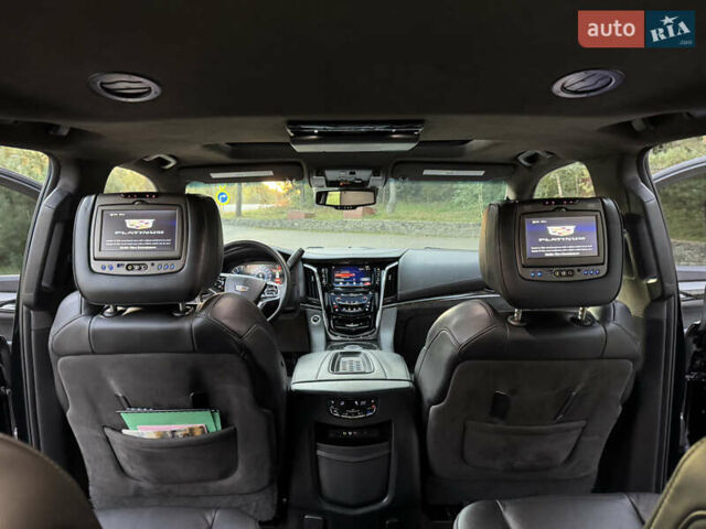 Черный Кадиллак Эскалейд, объемом двигателя 6.2 л и пробегом 98 тыс. км за 40000 $, фото 47 на Automoto.ua