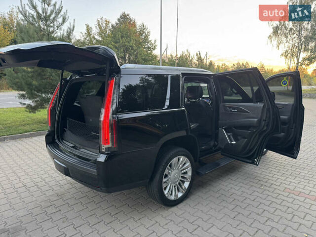 Чорний Каділак Ескалейд, об'ємом двигуна 6.2 л та пробігом 105 тис. км за 40000 $, фото 19 на Automoto.ua