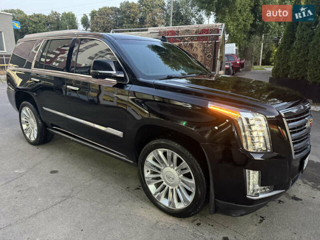 Черный Кадиллак Эскалейд, объемом двигателя 6.2 л и пробегом 98 тыс. км за 40000 $, фото 33 на Automoto.ua