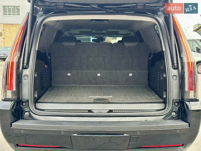 Кадиллак Эскалейд 2016 в Киеве на Automoto.ua Черный Кадиллак Эскалейд, объемом двигателя 6.16 л и пробегом 270 тыс. км за 42100 $, фото 22 на Automoto.ua