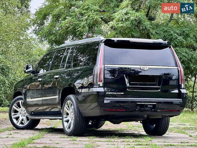 Черный Кадиллак Эскалейд, объемом двигателя 6.2 л и пробегом 270 тыс. км за 42750 $, фото 9 на Automoto.ua