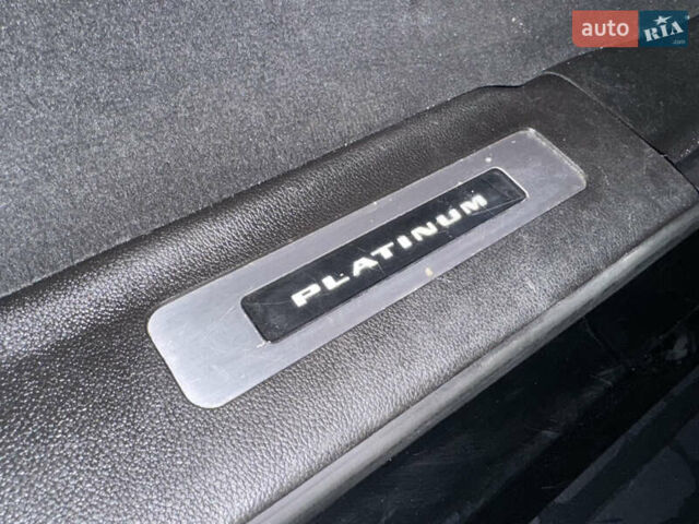 Чорний Каділак Ескалейд, об'ємом двигуна 6.2 л та пробігом 105 тис. км за 40000 $, фото 44 на Automoto.ua