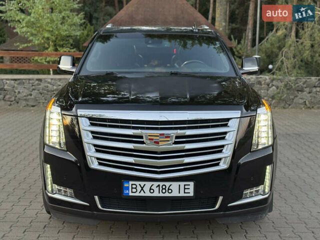 Черный Кадиллак Эскалейд, объемом двигателя 6.2 л и пробегом 98 тыс. км за 40000 $, фото 16 на Automoto.ua