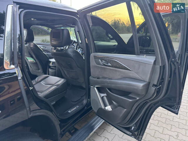 Чорний Каділак Ескалейд, об'ємом двигуна 6.2 л та пробігом 105 тис. км за 40000 $, фото 20 на Automoto.ua