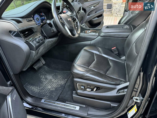 Чорний Каділак Ескалейд, об'ємом двигуна 6.2 л та пробігом 105 тис. км за 40000 $, фото 8 на Automoto.ua