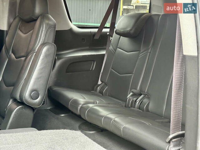 Кадиллак Эскалейд 2016 в Киеве на Automoto.ua Черный Кадиллак Эскалейд, объемом двигателя 6.16 л и пробегом 270 тыс. км за 42100 $, фото 21 на Automoto.ua