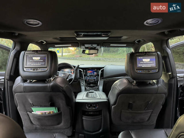 Чорний Каділак Ескалейд, об'ємом двигуна 6.2 л та пробігом 105 тис. км за 40000 $, фото 14 на Automoto.ua