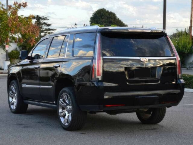 Чорний Каділак Ескалейд, об'ємом двигуна 6.2 л та пробігом 59 тис. км за 5600 $, фото 5 на Automoto.ua