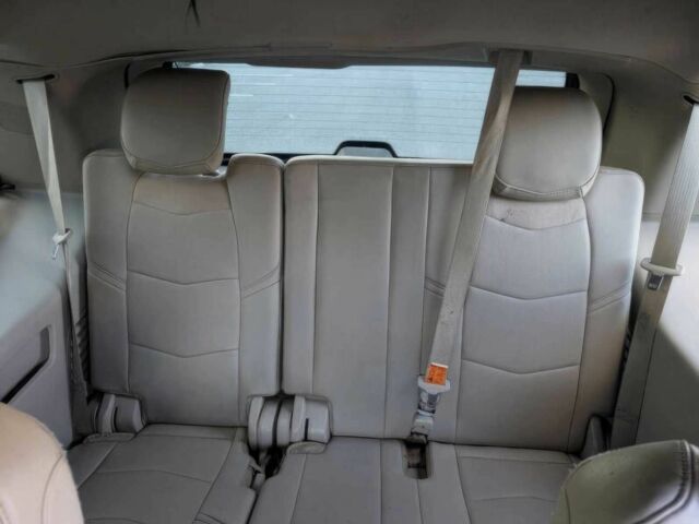 Чорний Каділак Ескалейд, об'ємом двигуна 6.2 л та пробігом 59 тис. км за 5600 $, фото 11 на Automoto.ua