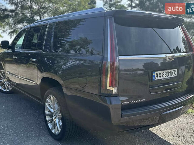 Чорний Каділак Ескалейд, об'ємом двигуна 6.16 л та пробігом 75 тис. км за 47000 $, фото 2 на Automoto.ua