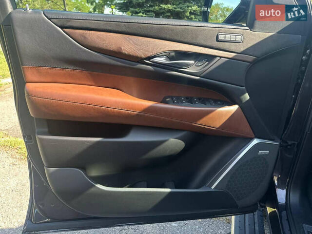 Чорний Каділак Ескалейд, об'ємом двигуна 6.16 л та пробігом 75 тис. км за 47000 $, фото 11 на Automoto.ua
