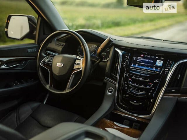 Черный Кадиллак Эскалейд, объемом двигателя 6.2 л и пробегом 48 тыс. км за 55000 $, фото 24 на Automoto.ua