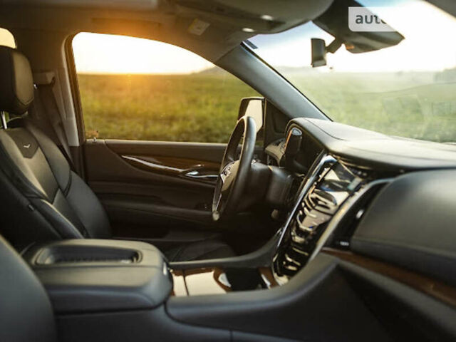 Черный Кадиллак Эскалейд, объемом двигателя 6.2 л и пробегом 48 тыс. км за 55000 $, фото 29 на Automoto.ua