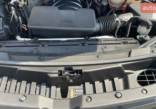 Чорний Каділак Ескалейд, об'ємом двигуна 6 л та пробігом 45 тис. км за 97000 $, фото 28 на Automoto.ua