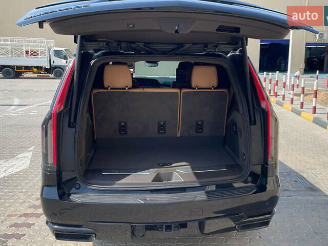 Чорний Каділак Ескалейд, об'ємом двигуна 6 л та пробігом 45 тис. км за 97000 $, фото 6 на Automoto.ua